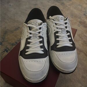 Gucci Men's White and Black Low-Top Sneakers